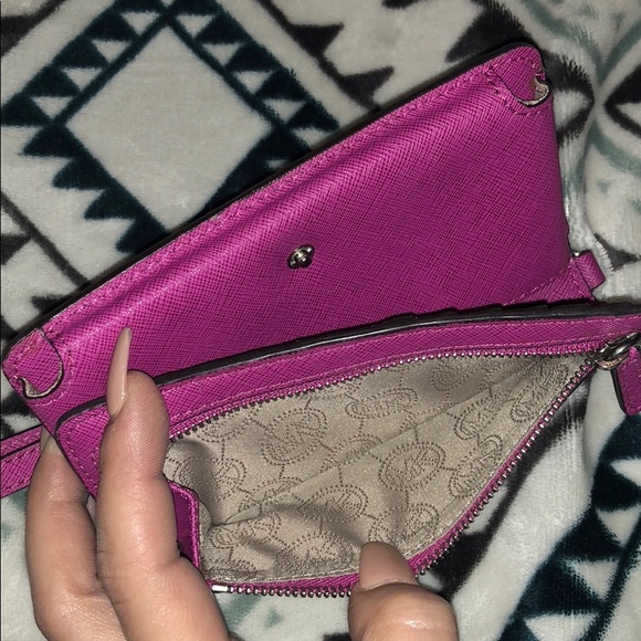 Michael Kors Jet Set Travel Tech Wristlet - Picture 5 of 6